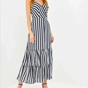 Banana Republic Maxi Dress Size 00P Black White Stripe Tiered Ruffle Sleeveless